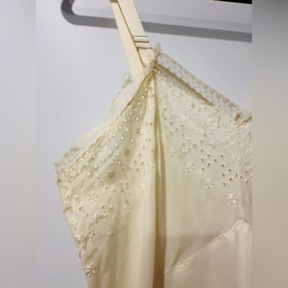 Women’s Vintage Cream Slip in Size Small - Picture 5 of 5
